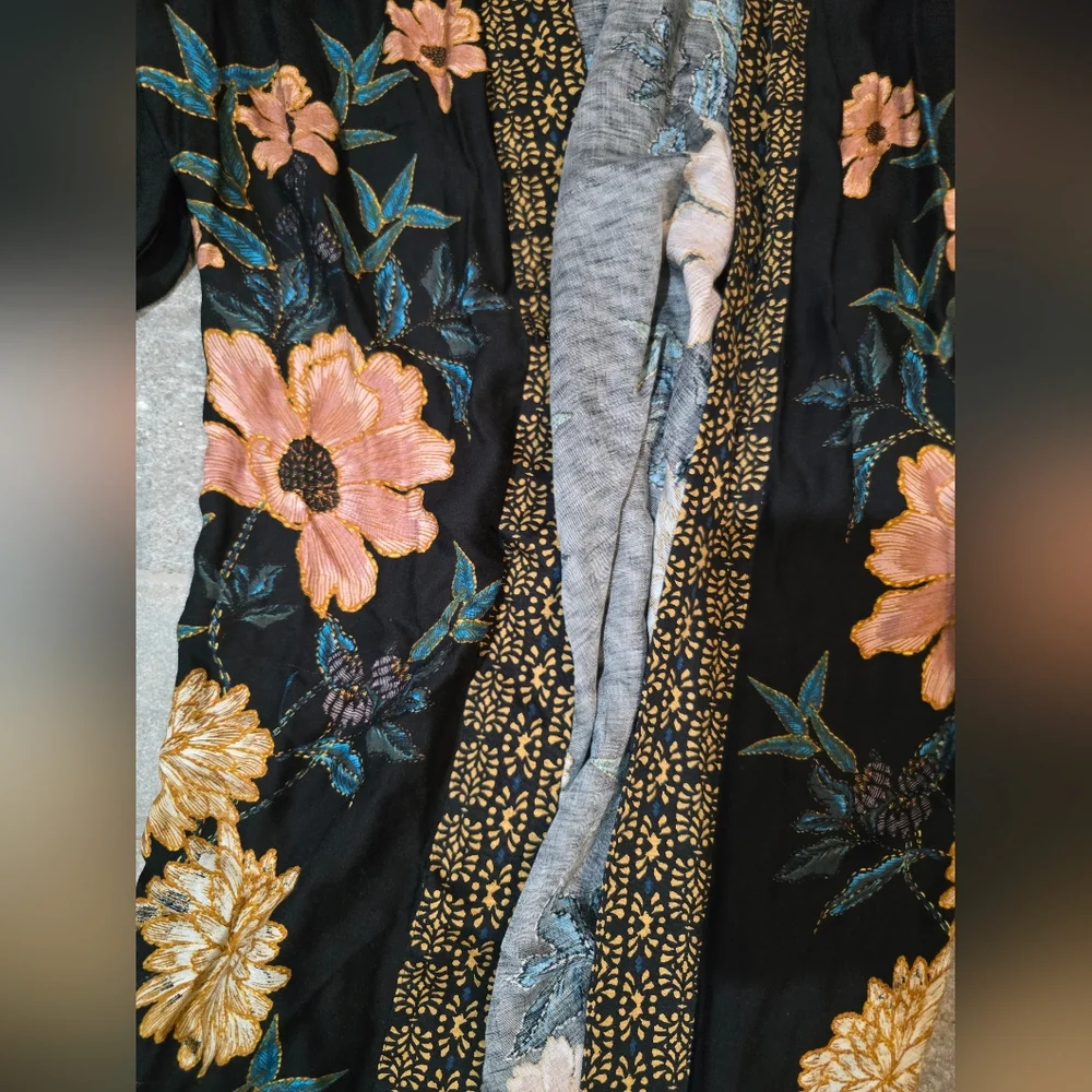 DR2 NWOT Floral Kimono Robe Black and Gold Pink Summer Spring Small One Size - Picture 5 of 7